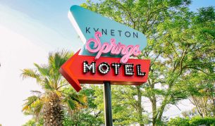 The Kyneton Springs Motel neon sign