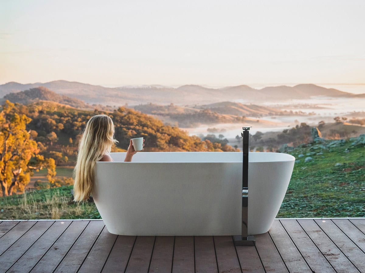 Sierra Escape outdoor bath in Mudgee